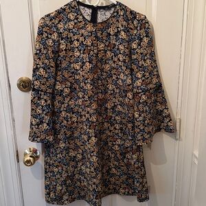 Zara Floral easy to wear A line dress with bell sleeves. Sz S. Black piping.
